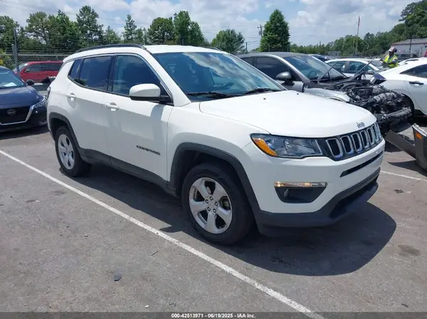 3C4NJDBB0JT177581 2018 JEEP COMPASS - Image 1
