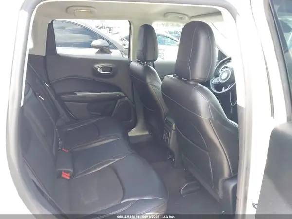 3C4NJDBB0JT177581 2018 JEEP COMPASS - Image 8