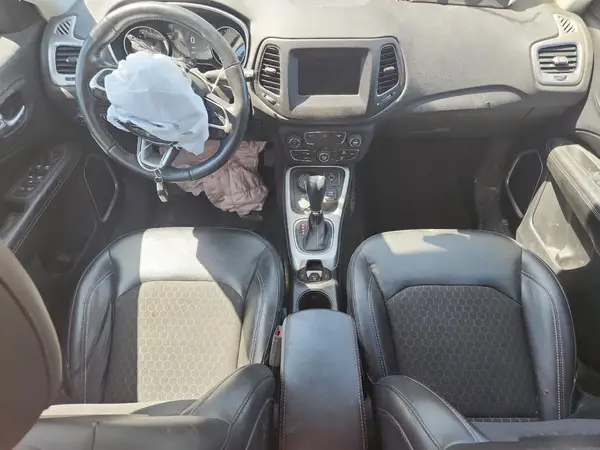 3C4NJDBB0JT180688 2018 JEEP COMPASS - Image 8