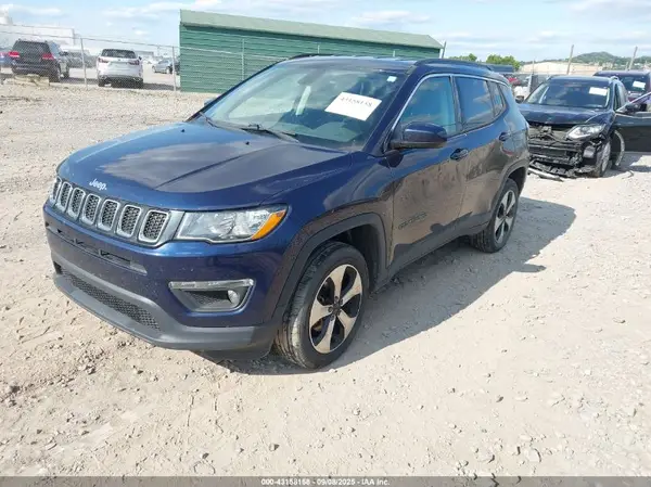 3C4NJDBB0JT185745 2018 JEEP COMPASS - Image 2