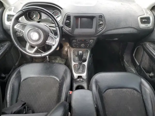 3C4NJDBB0JT199502 2018 JEEP COMPASS - Image 8