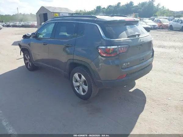 3C4NJDBB0JT202513 2018 JEEP COMPASS - Image 2