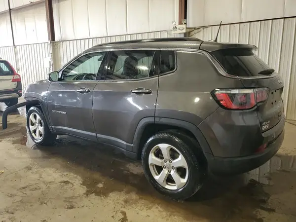 3C4NJDBB0JT202818 2018 JEEP COMPASS - Image 2