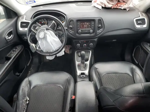 3C4NJDBB0JT207050 2018 JEEP COMPASS - Image 8