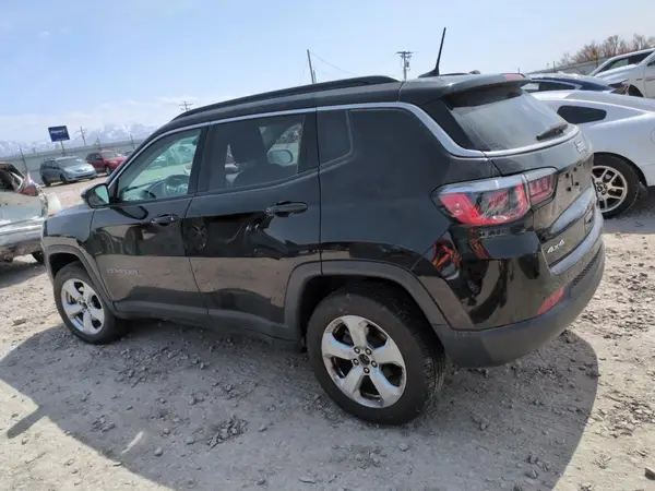 3C4NJDBB0JT223409 2018 JEEP COMPASS - Image 2