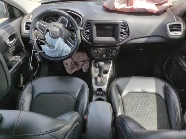 3C4NJDBB0JT223409 2018 JEEP COMPASS - Image 8