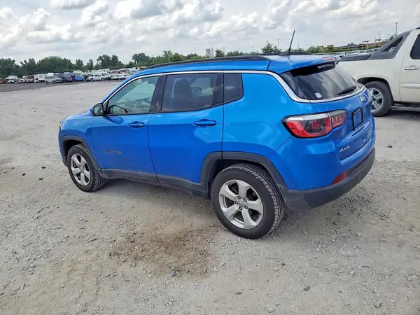 3C4NJDBB0JT223555 2018 JEEP COMPASS - Image 2