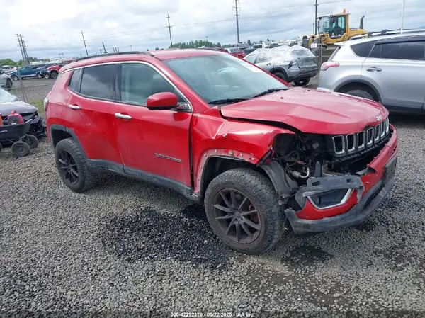 3C4NJDBB0JT233065 2018 JEEP COMPASS - Image 1