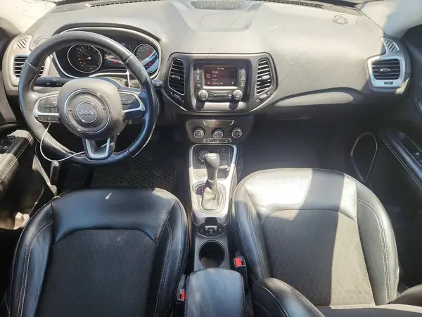 3C4NJDBB0JT239965 2018 JEEP COMPASS - Image 8