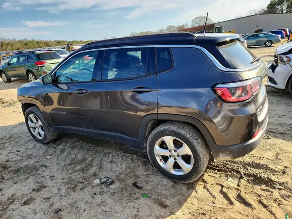3C4NJDBB0JT252876 2018 JEEP COMPASS - Image 2