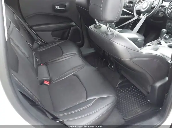 3C4NJDBB0JT252943 2018 JEEP COMPASS - Image 8