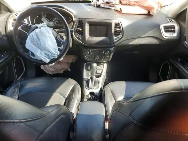3C4NJDBB0JT254594 2018 JEEP COMPASS - Image 8