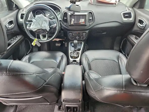 3C4NJDBB0JT282489 2018 JEEP COMPASS - Image 8