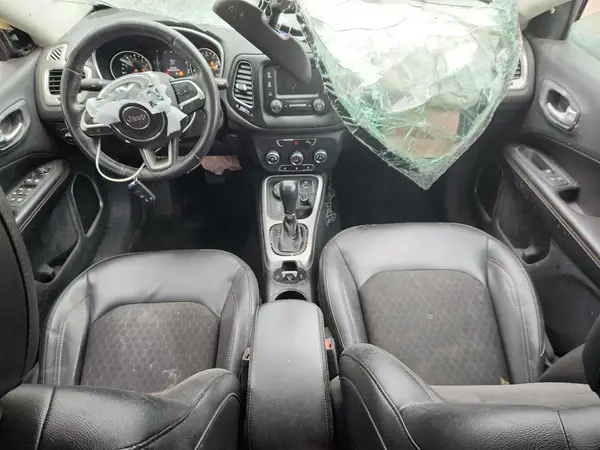 3C4NJDBB0JT284792 2018 JEEP COMPASS - Image 8