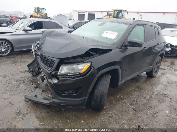 3C4NJDBB0JT298644 2018 JEEP COMPASS - Image 2