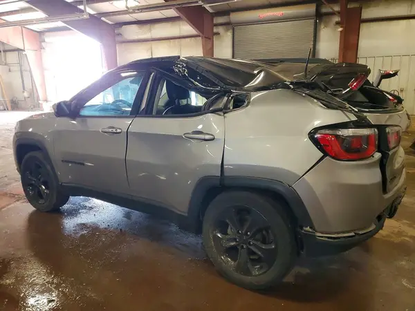 3C4NJDBB0JT299048 2018 JEEP COMPASS - Image 2