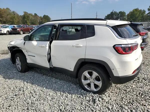 3C4NJDBB0JT303051 2018 JEEP COMPASS - Image 2