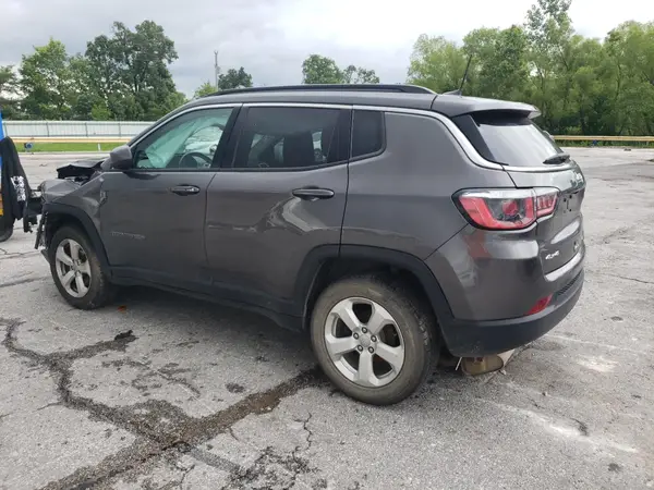 3C4NJDBB0JT303633 2018 JEEP COMPASS - Image 2