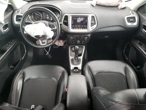 3C4NJDBB0JT303633 2018 JEEP COMPASS - Image 8