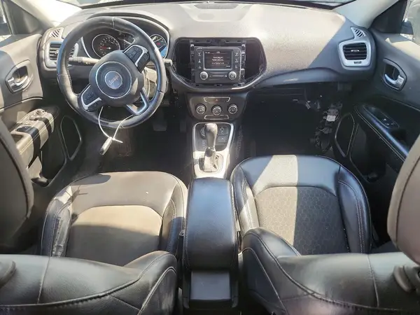 3C4NJDBB0JT307102 2018 JEEP COMPASS - Image 8