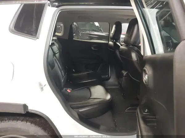 3C4NJDBB0JT313546 2018 JEEP COMPASS - Image 8