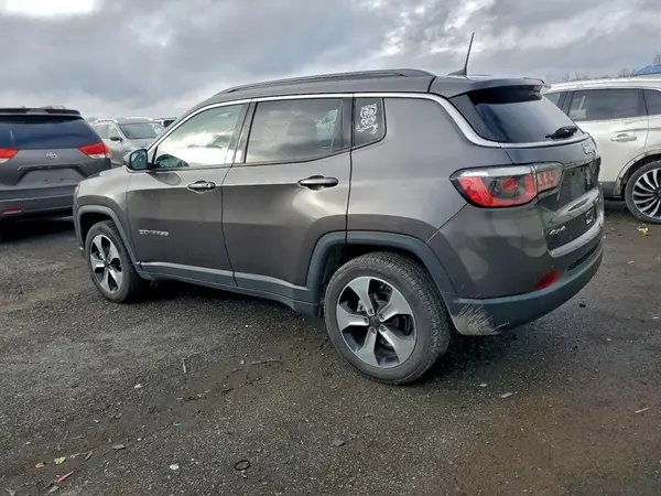 3C4NJDBB0JT313952 2018 JEEP COMPASS - Image 2