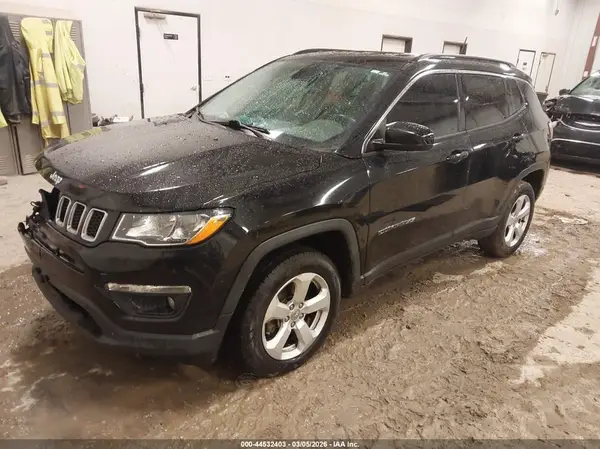 3C4NJDBB0JT314941 2018 JEEP COMPASS - Image 2