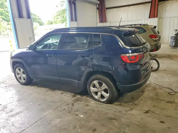 3C4NJDBB0JT315703 2018 JEEP COMPASS - Image 2