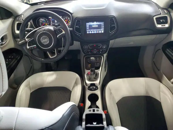 3C4NJDBB0JT315703 2018 JEEP COMPASS - Image 8