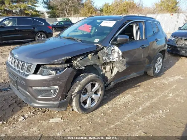 3C4NJDBB0JT316396 2018 JEEP COMPASS - Image 2