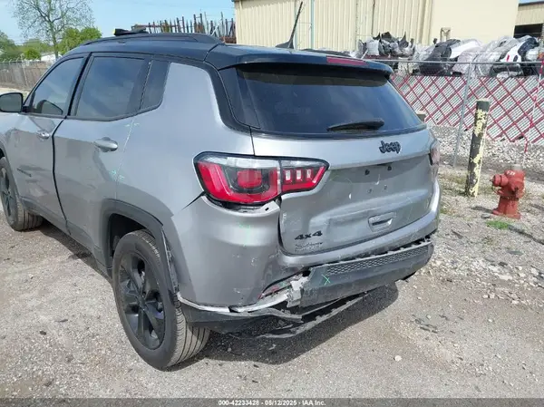 2018 JEEP COMPASS auction photo 6