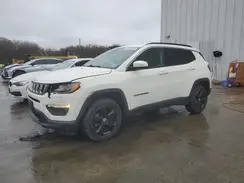 3C4NJDBB0JT325888 2018 JEEP COMPASS