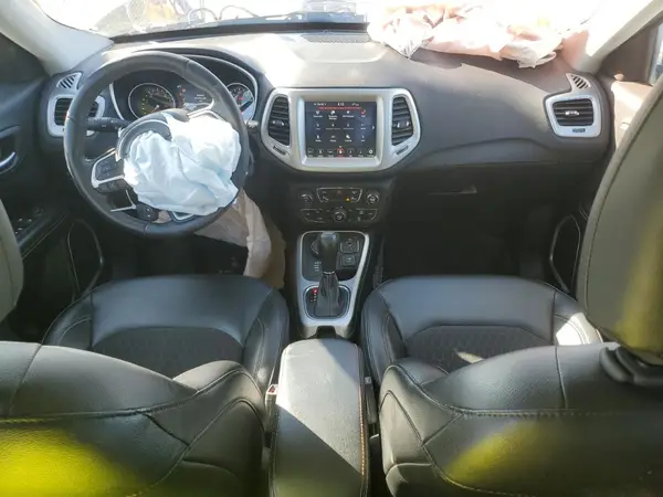 3C4NJDBB0JT331710 2018 JEEP COMPASS - Image 8
