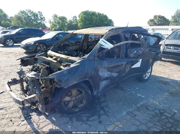 3C4NJDBB0JT331741 2018 JEEP COMPASS - Image 2