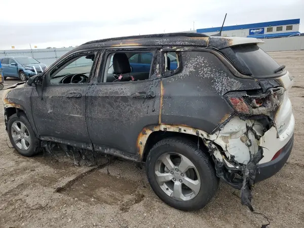 3C4NJDBB0JT359748 2018 JEEP COMPASS - Image 2
