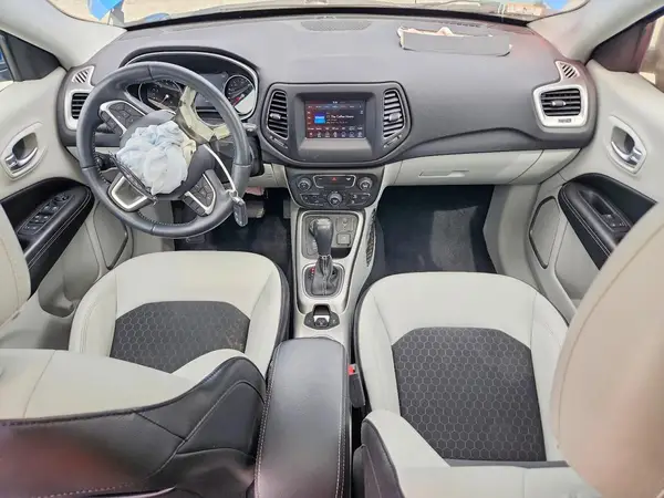 3C4NJDBB0JT375139 2018 JEEP COMPASS - Image 8