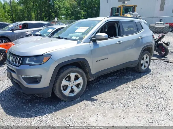 3C4NJDBB0JT392541 2018 JEEP COMPASS - Image 2