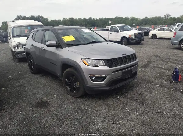 3C4NJDBB0JT393916 2018 JEEP COMPASS - Image 1