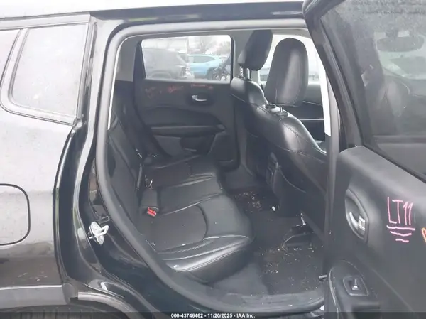3C4NJDBB0JT394757 2018 JEEP COMPASS - Image 8