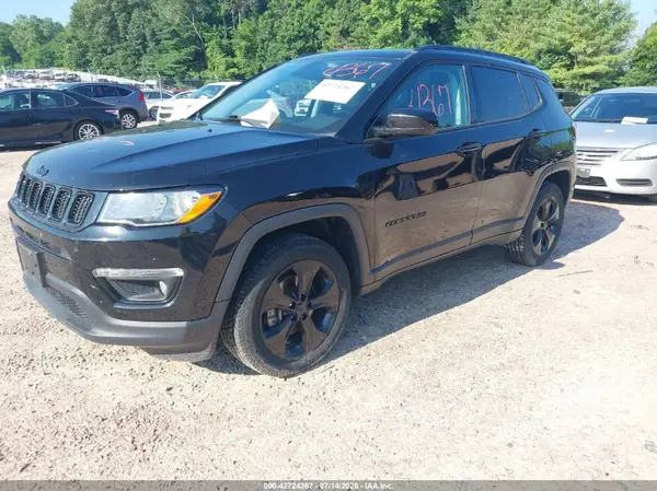 3C4NJDBB0JT395357 2018 JEEP COMPASS - Image 2