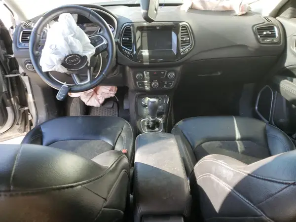 3C4NJDBB0JT396105 2018 JEEP COMPASS - Image 8
