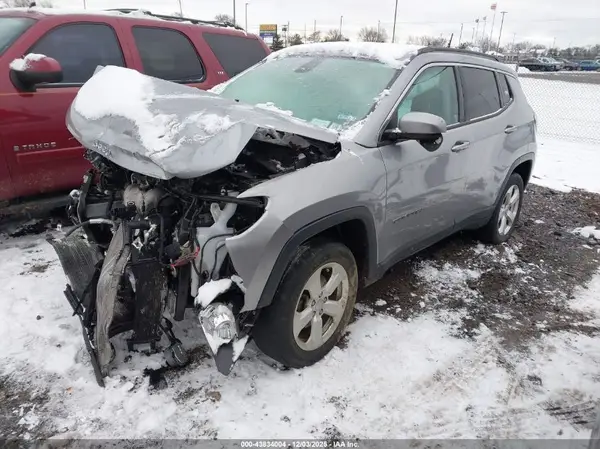 3C4NJDBB0JT398937 2018 JEEP COMPASS - Image 2