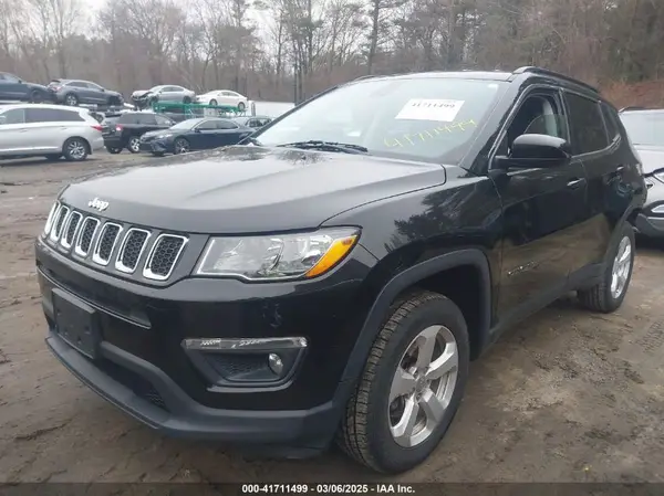 3C4NJDBB0JT399781 2018 JEEP COMPASS - Image 2