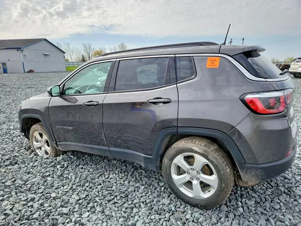3C4NJDBB0JT399795 2018 JEEP COMPASS - Image 2