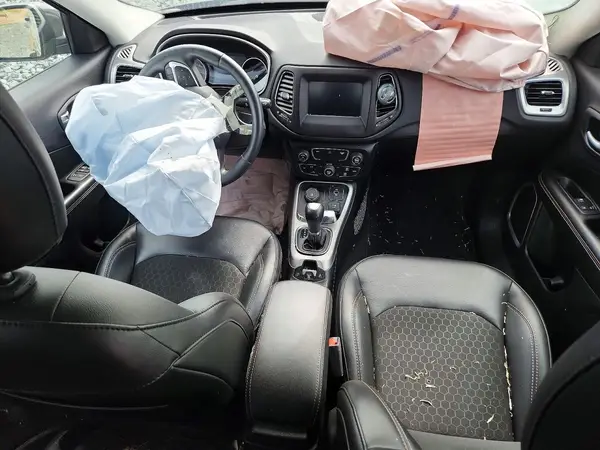 3C4NJDBB0JT399795 2018 JEEP COMPASS - Image 8