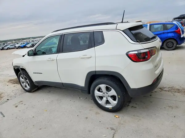 3C4NJDBB0JT400251 2018 JEEP COMPASS - Image 2