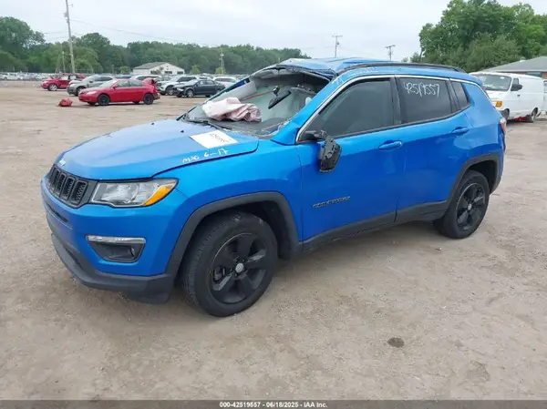 3C4NJDBB0JT400623 2018 JEEP COMPASS - Image 2
