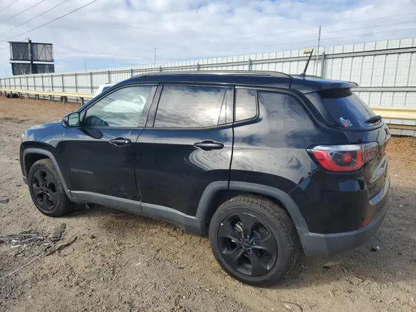 3C4NJDBB0JT401450 2018 JEEP COMPASS - Image 2