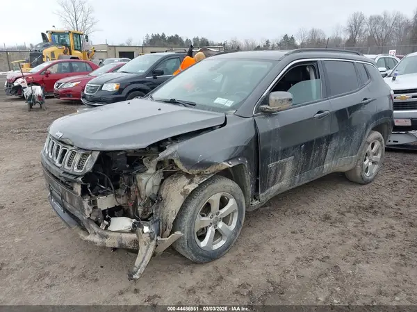 3C4NJDBB0JT401979 2018 JEEP COMPASS - Image 2