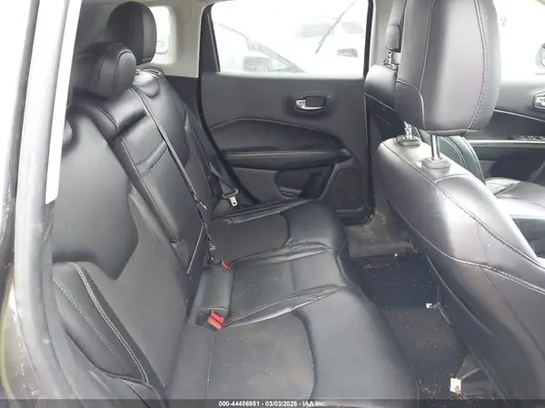 3C4NJDBB0JT401979 2018 JEEP COMPASS - Image 8